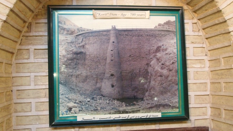 P9042014  Iran, Yazd, damp, reservoir, presa antigua
