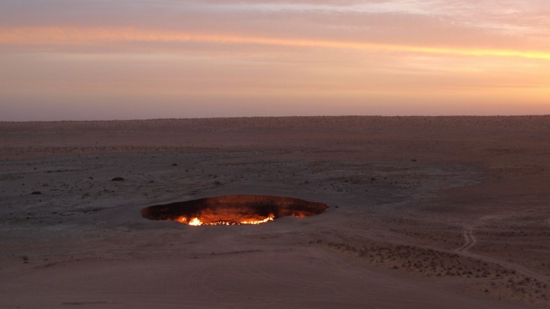 P9202805 Turkmenistan, Central Asia, Karakum, gas crater, darvaza