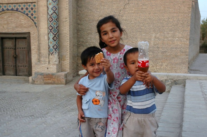 DSC_4895 Uzbequistan, Bukhara, Central Asia, silk road, ruta seda, kids, niños