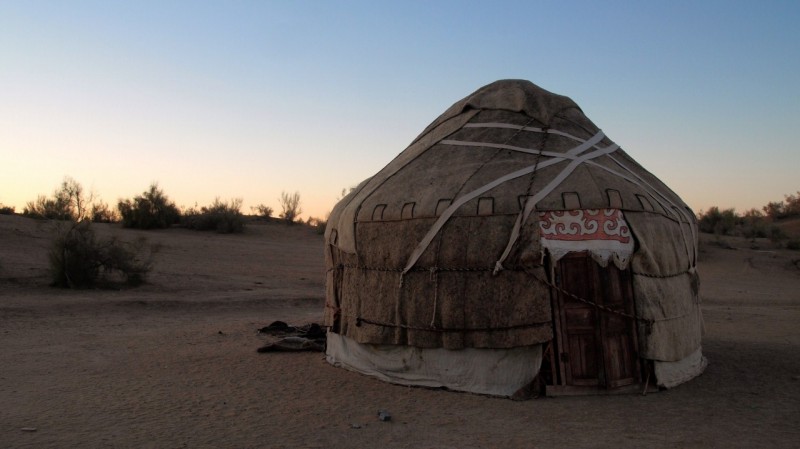 PA093948  Uzbequistan, central asia, yurt, yurta